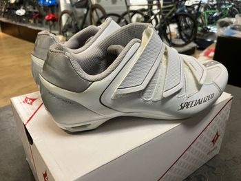 Used Specialized WMN Spirita white / titanium bike — image 4 of 4