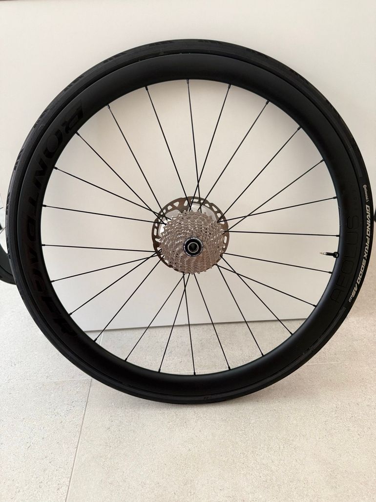 Used Bontrager Aeolus Pro 37 2022 bike — image 1 of 6