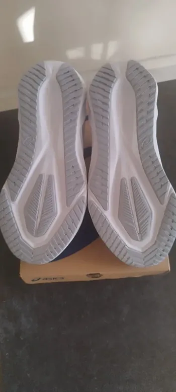 Asics Novablast 5 bike de segunda mano — imagen 4 de 5