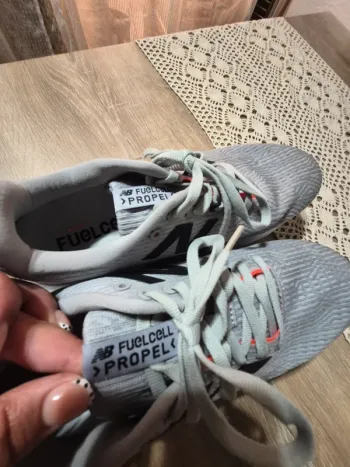 New Balance FuelCell bike de segunda mano — imagen 6 de 9