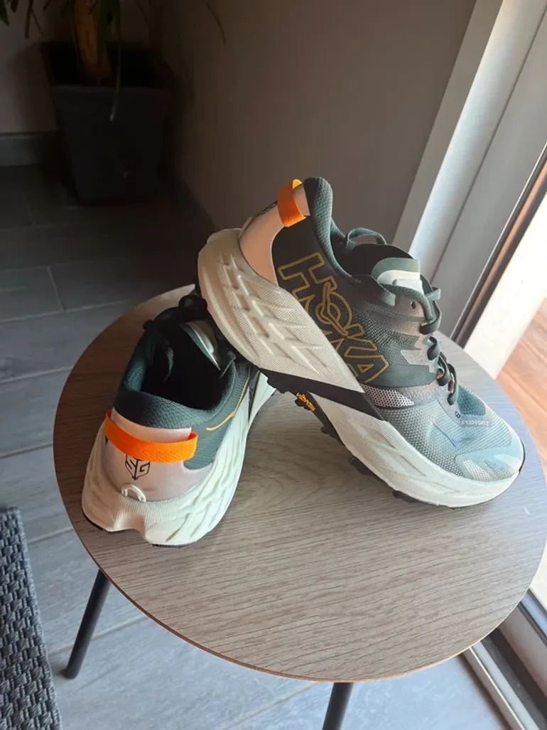 Used Hoka Speedgoat 7 bike — image 3 of 5