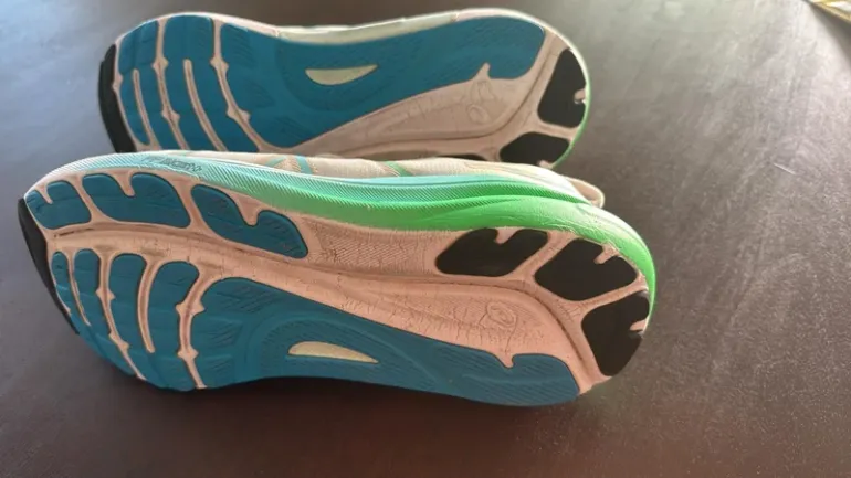 Used Asics Gel Kayano bike — image 2 of 4