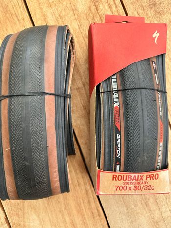 Used Specialized Tyres 2025 bike — image 2 of 3