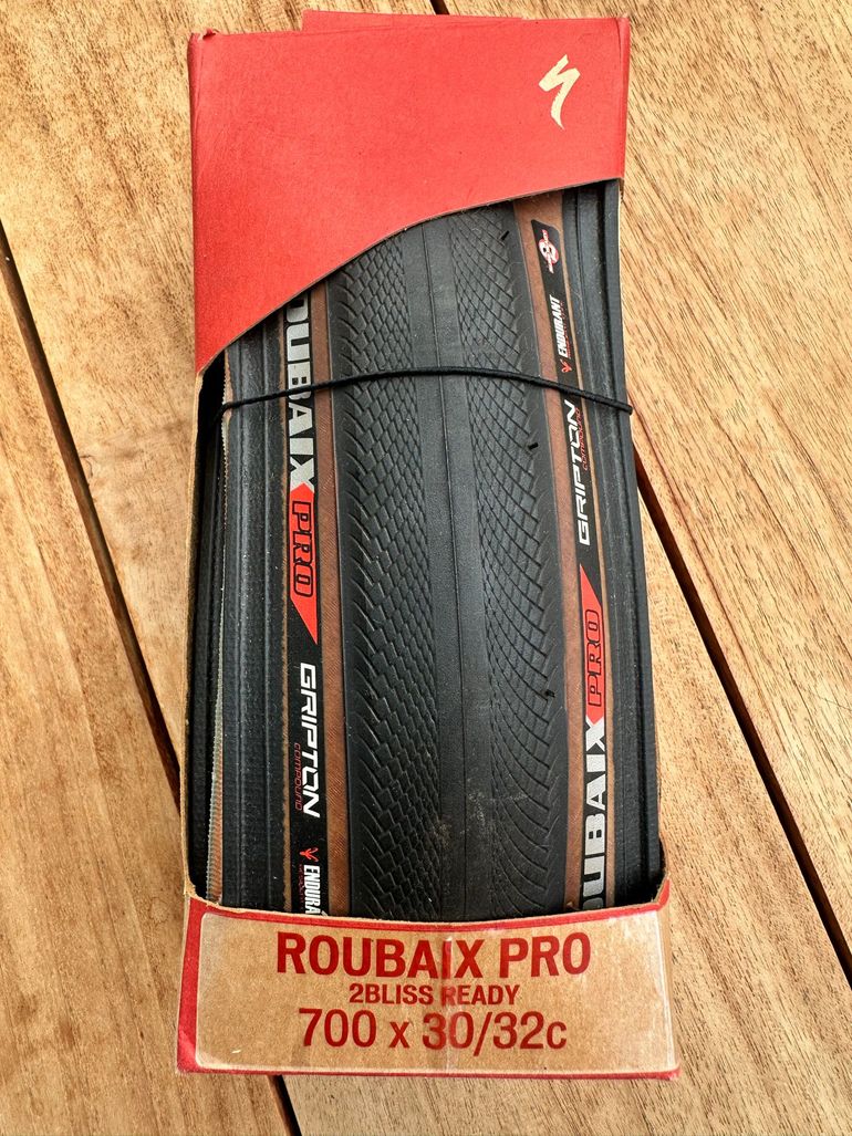 Used Specialized Tyres 2025 bike — image 1 of 3