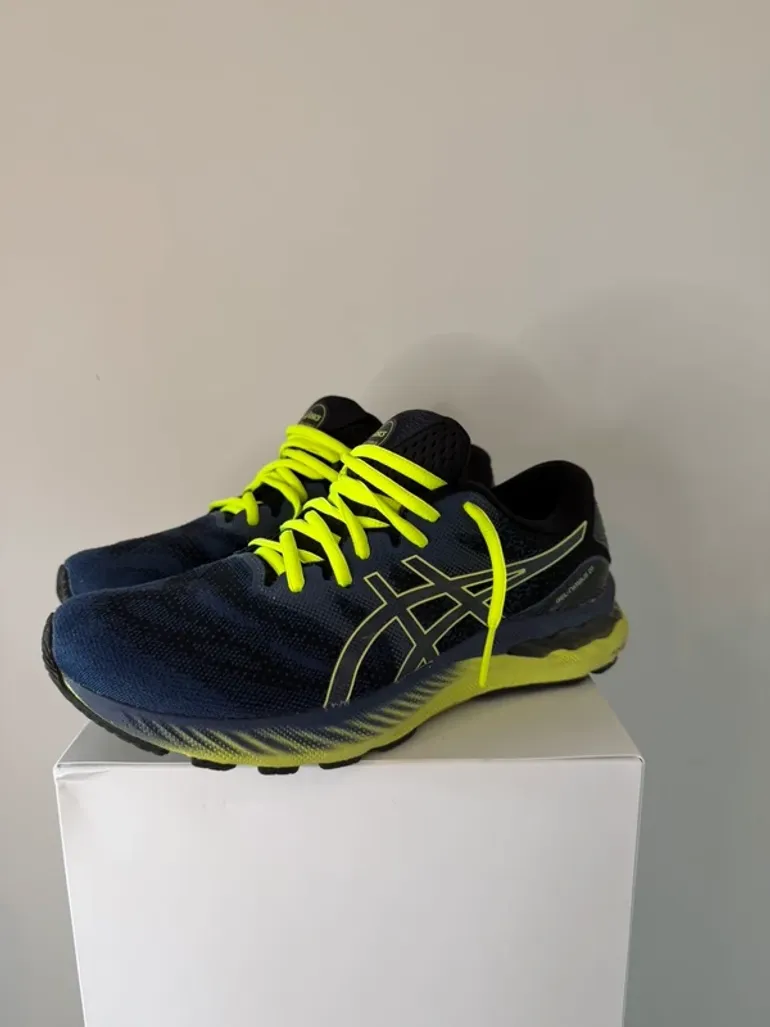 Used Asics Gel-Nimbus 23 bike — image 1 of 6