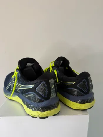 Used Asics Gel-Nimbus 23 bike — image 2 of 6