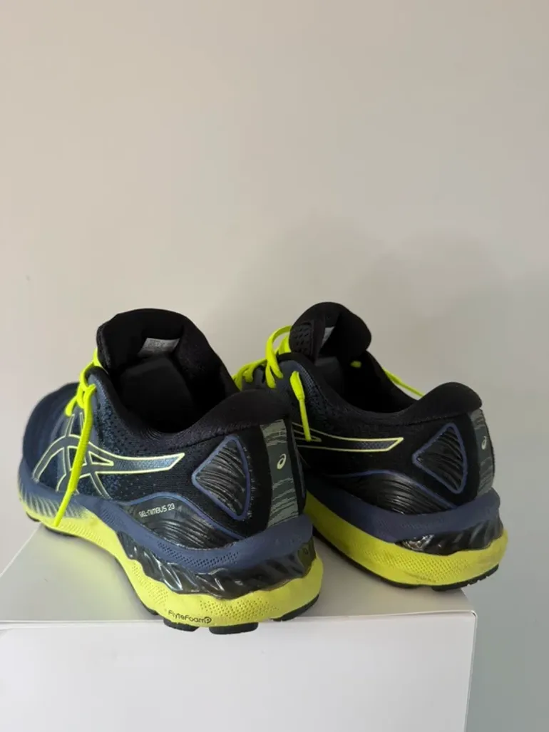 Used Asics Gel-Nimbus 23 bike — image 2 of 6