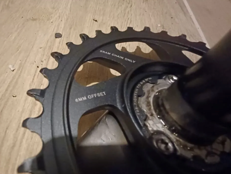 Truvativ Descendant Carbon Eagle GXP Crankset 32T bike de segunda mano — imagen 2 de 4