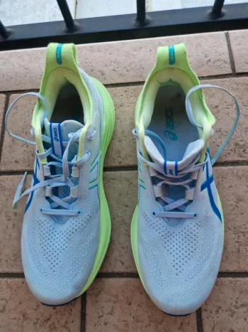 Used Asics Gel Nimbus 26 Lite Show bike — image 3 of 4