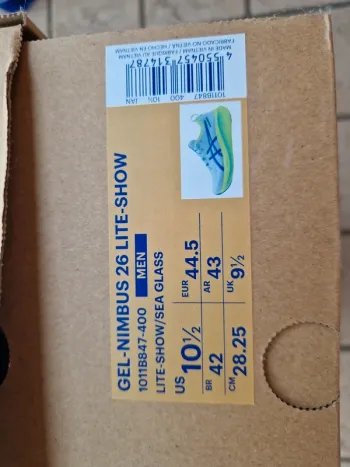 Used Asics Gel Nimbus 26 Lite Show bike — image 4 of 4
