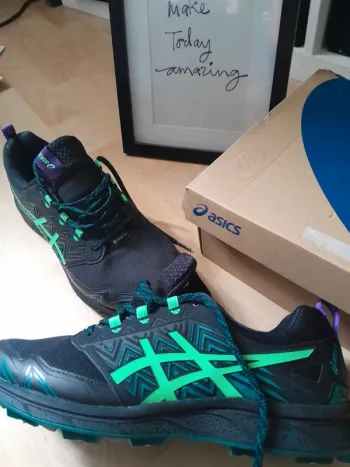 Used Asics Gel-FujiSetsu 3 Gore-Tex bike — image 3 of 4