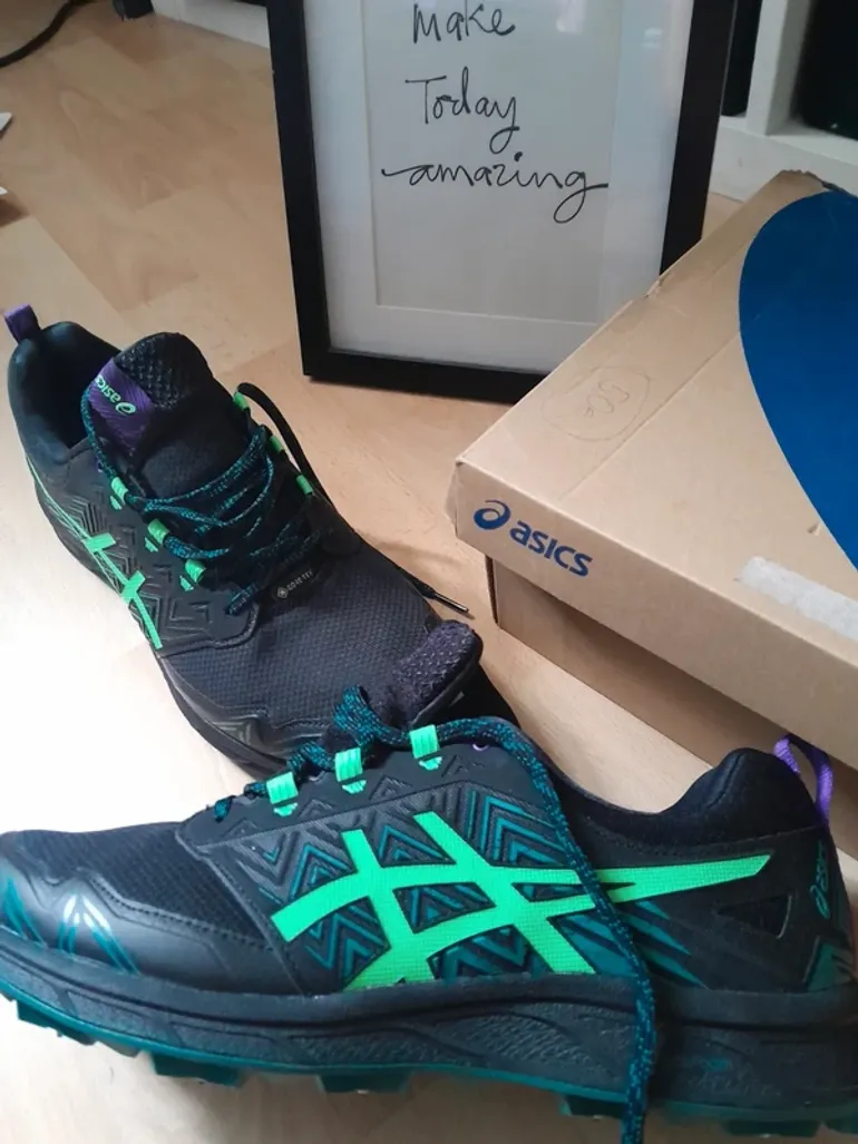 Used Asics Gel-FujiSetsu 3 Gore-Tex bike — image 3 of 4