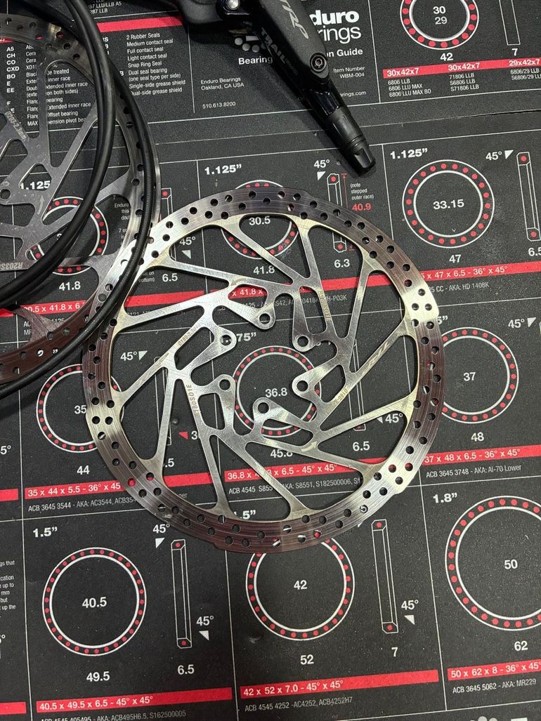 Używany Trp Trail EVO Brake System 2025 bike — zdjęcie 4 z 5