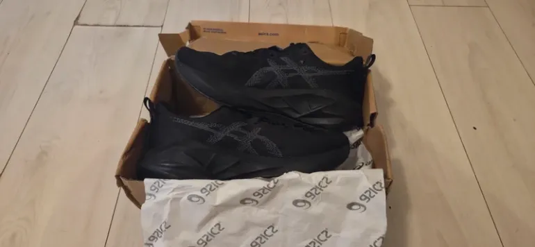 Used Asics Novablast 5 bike — image 1 of 4