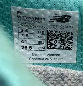 Gebrauchtes New Balance FuelCell Venym bike — Bild 4 von 4