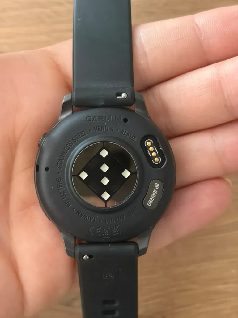 Used Garmin Venu 4 bike — image 4 of 5