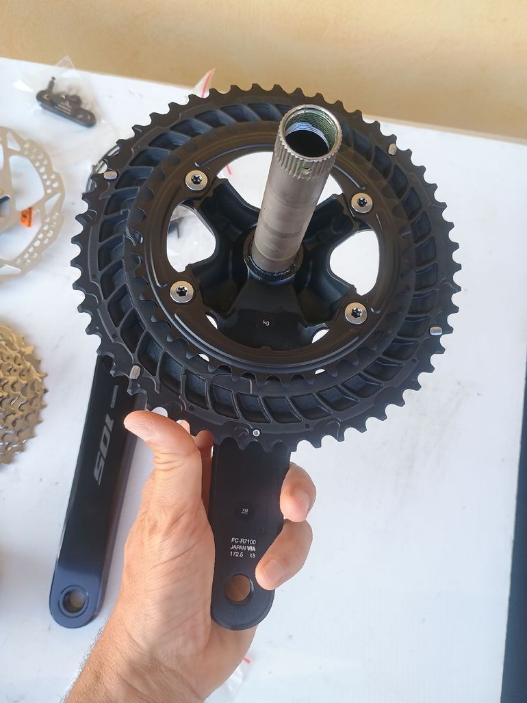 Used Shimano 105 Di2 R7170 12-speed Disk 2026 bike — image 7 of 7