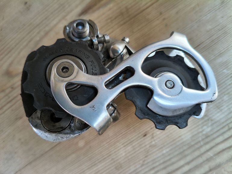 Used Shimano Dura-Ace 7700 9-Speed Groupset bike — image 16 of 20