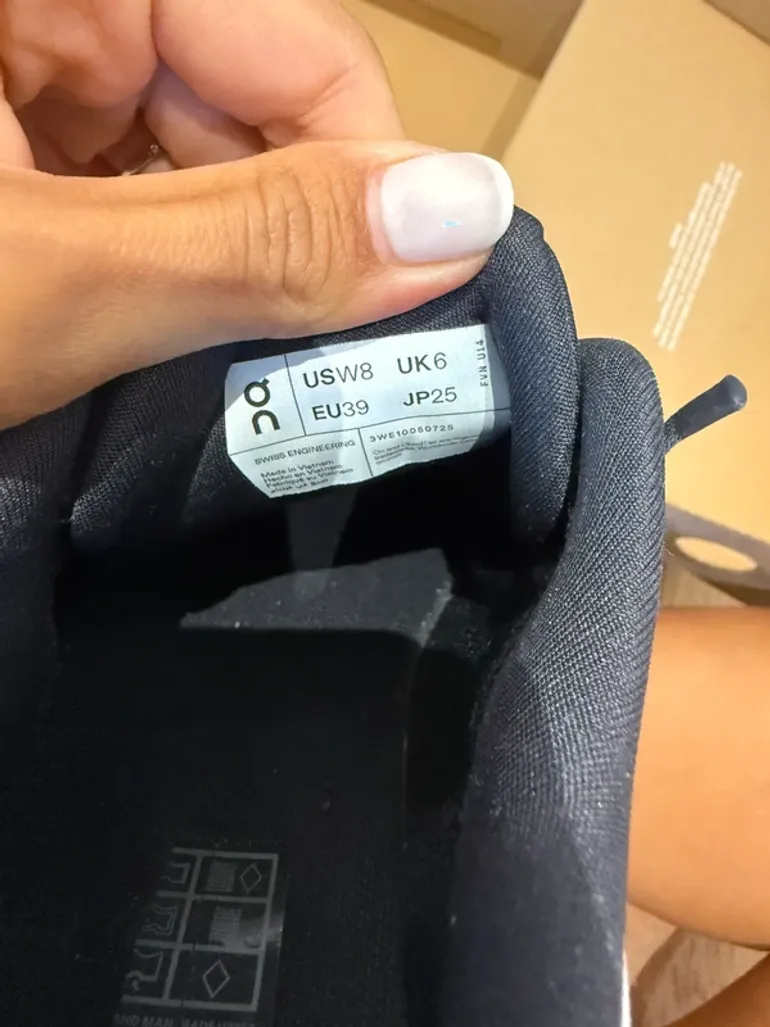On Running Shoes bike usato — immagine 7 di 7