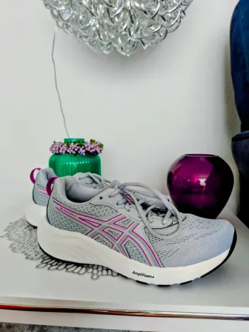 Used Asics Amplifoam bike — image 3 of 5