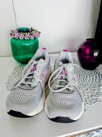 Used Asics Amplifoam bike