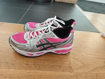Used Asics Gel Kayano 14 bike — image 4 of 13
