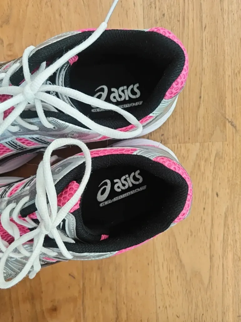 Used Asics Gel Kayano 14 bike — image 6 of 13