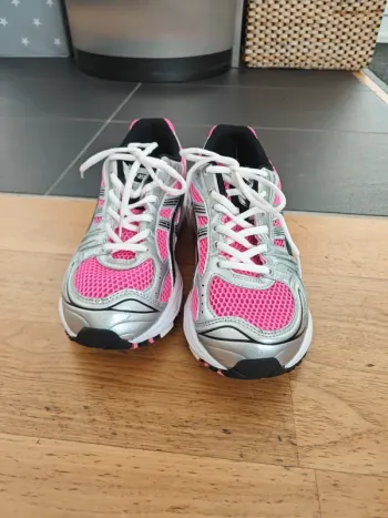 Used Asics Gel Kayano 14 bike — image 5 of 13