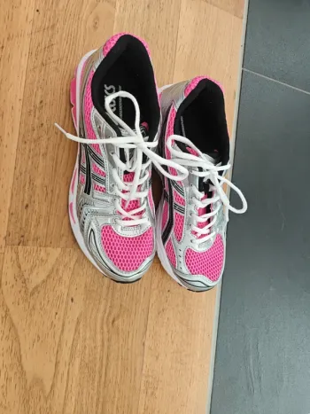 Used Asics Gel Kayano 14 bike — image 2 of 13