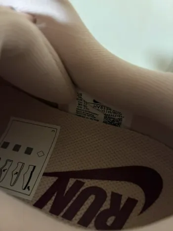 Tweedehands Nike Vomero Plus bike — afbeelding 8 van 11