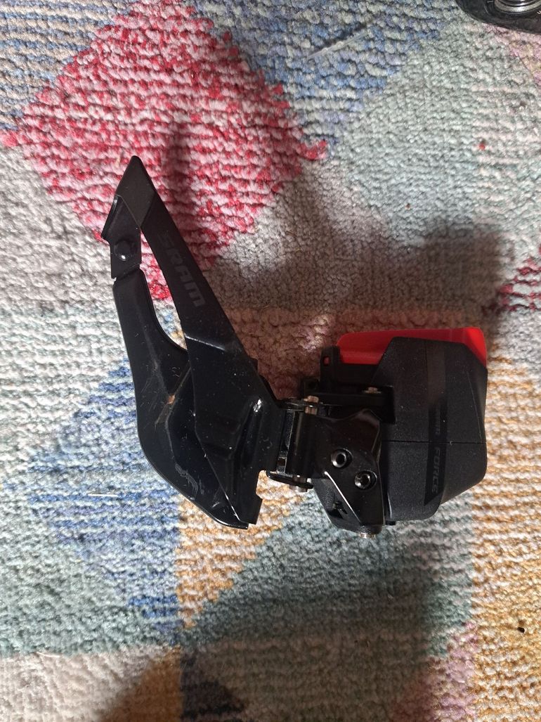 Used Sram Force AXS D2+ Groupset 2025 bike — image 4 of 9