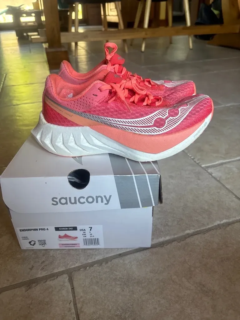 Used Saucony Endorphin Pro 4 bike — image 1 of 5