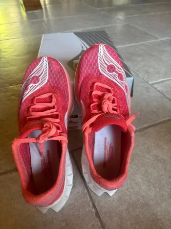 Used Saucony Endorphin Pro 4 bike — image 5 of 5