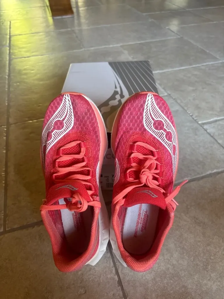 Used Saucony Endorphin Pro 4 bike — image 2 of 5