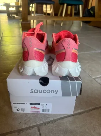 Used Saucony Endorphin Pro 4 bike — image 4 of 5
