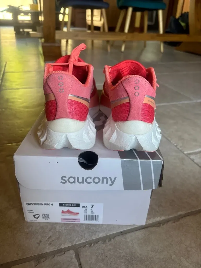 Used Saucony Endorphin Pro 4 bike — image 4 of 5