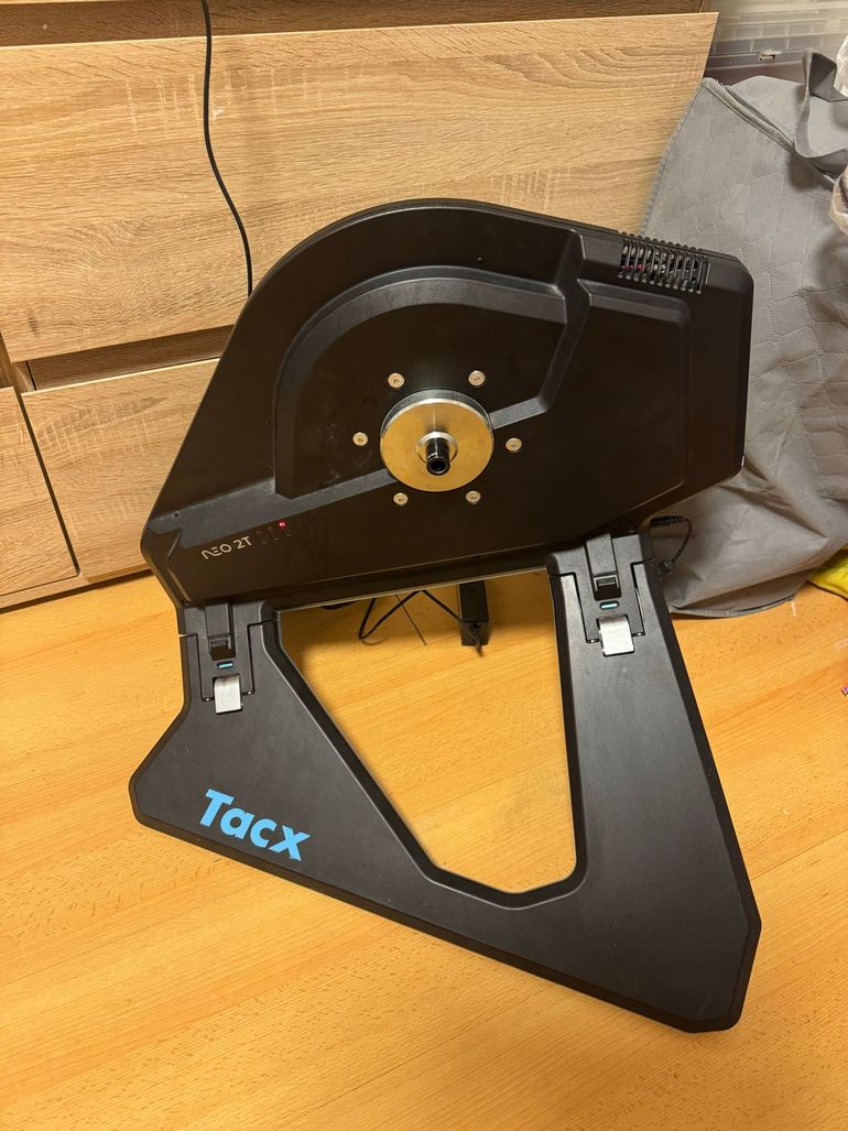 Tweedehands Tacx Rulli smart neo 2T 2024 bike — afbeelding 3 van 4