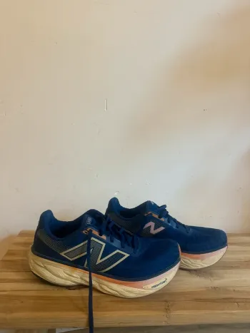 Gebrauchtes New Balance Fresh Foam 1080 v14 bike