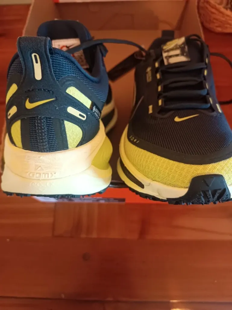 Käytetty Nike Vomero Gore-Tex bike — kuva 6 / 7