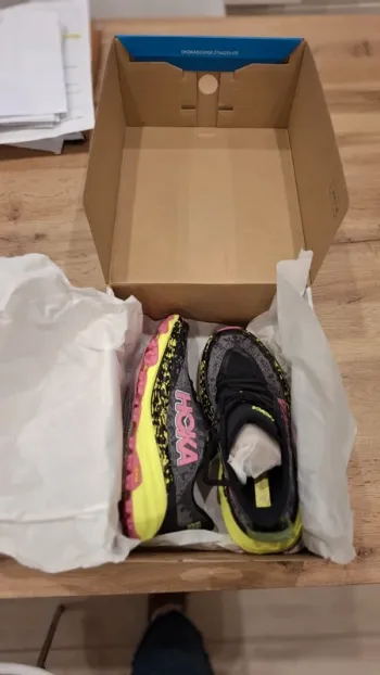 Hoka Speedgoat 6 bike usato — immagine 3 di 8