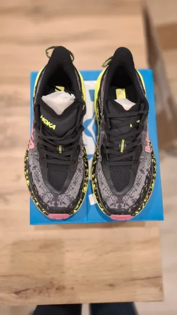 Hoka Speedgoat 6 bike usato