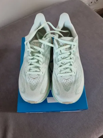Hoka Clifton 10 bike usato — immagine 6 di 7