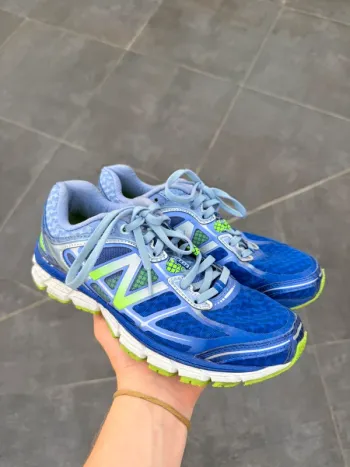 Gebrauchtes New Balance 860 v5 bike