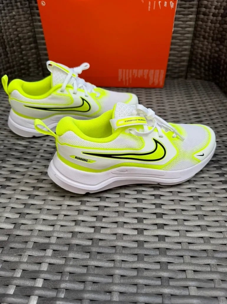 Nike Cosmic Runner bike d'occasion — image 1 sur 3