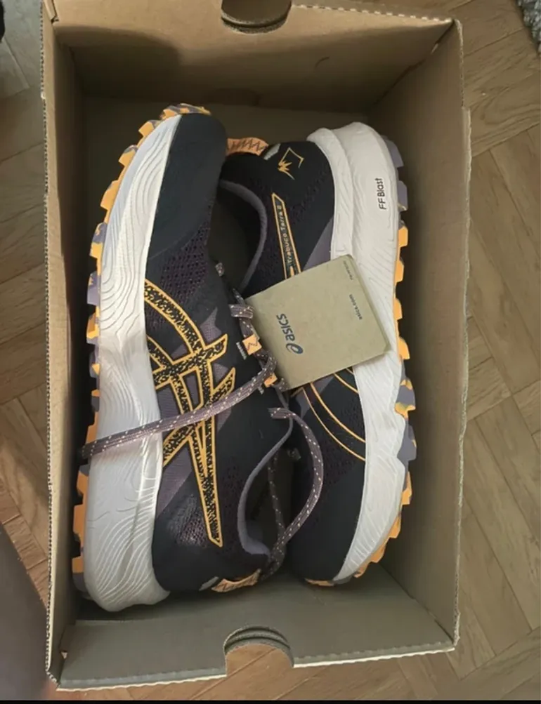 Used Asics Trabuco Terra 2 bike — image 3 of 4
