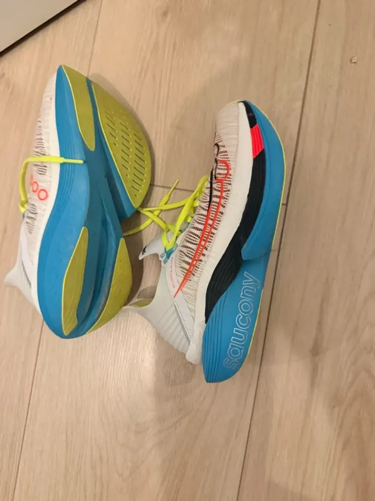 Used Saucony Endorphin Elite 2 bike — image 2 of 3