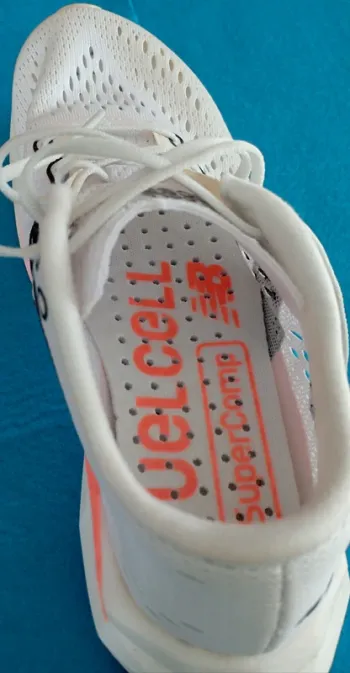 New Balance FuelCell SuperComp Pacer V2 bike usato — immagine 4 di 9