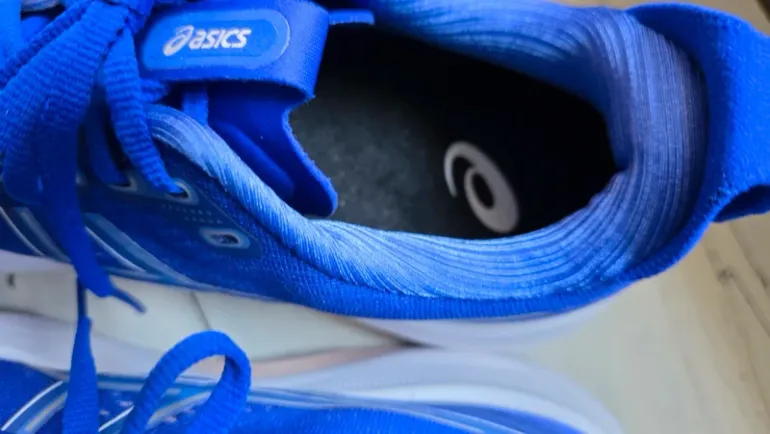 Used Asics Gel Kayano 32 bike — image 3 of 8