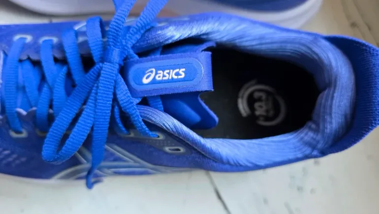Used Asics Gel Kayano 32 bike — image 2 of 8