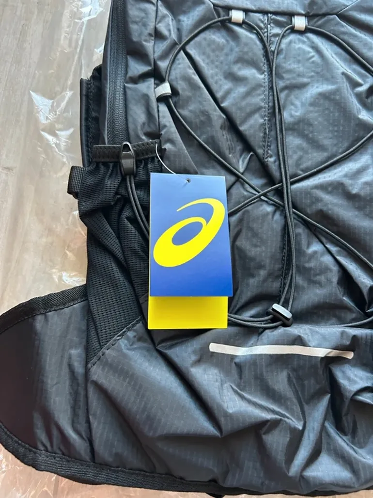 Used Lightweight Running Backpack bike — image 3 of 5
